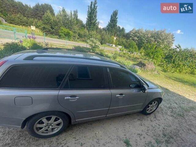 Сірий Вольво V50, об'ємом двигуна 2 л та пробігом 507 тис. км за 6600 $, фото 1 на Automoto.ua