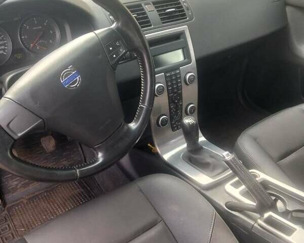 Серый Вольво В50, объемом двигателя 1.6 л и пробегом 290 тыс. км за 6000 $, фото 2 на Automoto.ua