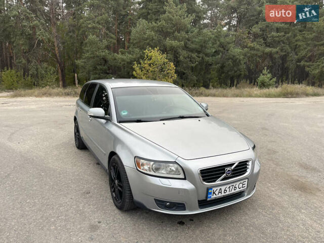 Сірий Вольво V50, об'ємом двигуна 2 л та пробігом 241 тис. км за 7500 $, фото 3 на Automoto.ua