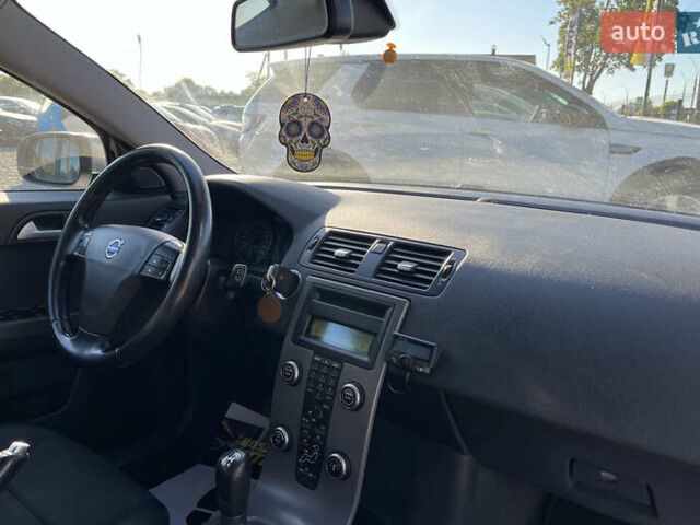 Серый Вольво В50, объемом двигателя 1.56 л и пробегом 217 тыс. км за 7000 $, фото 24 на Automoto.ua