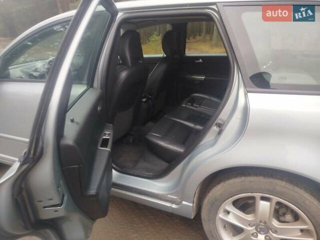 Серый Вольво В50, объемом двигателя 2.4 л и пробегом 277 тыс. км за 7300 $, фото 3 на Automoto.ua