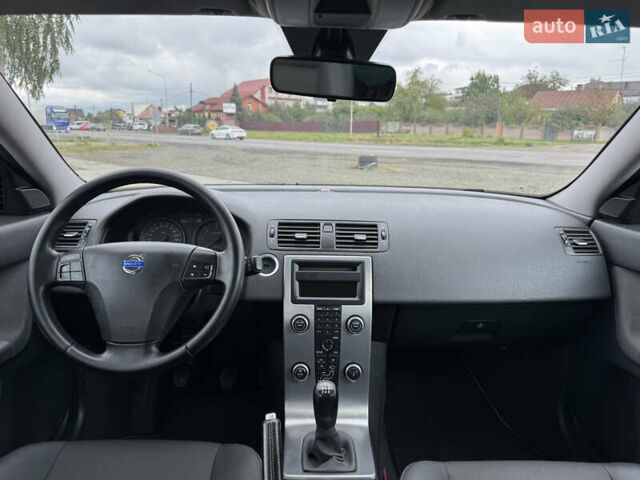 Сірий Вольво V50, об'ємом двигуна 1.6 л та пробігом 217 тис. км за 6999 $, фото 28 на Automoto.ua