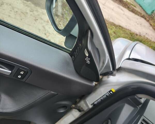 Серый Вольво В50, объемом двигателя 1.56 л и пробегом 280 тыс. км за 5700 $, фото 2 на Automoto.ua