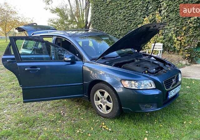 Серый Вольво В50, объемом двигателя 1.56 л и пробегом 156 тыс. км за 6500 $, фото 6 на Automoto.ua