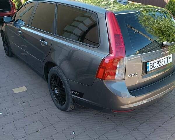 Серый Вольво В50, объемом двигателя 1.56 л и пробегом 383 тыс. км за 6200 $, фото 10 на Automoto.ua