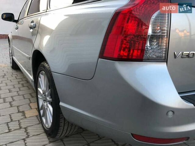 Сірий Вольво V50, об'ємом двигуна 1.56 л та пробігом 226 тис. км за 7499 $, фото 11 на Automoto.ua