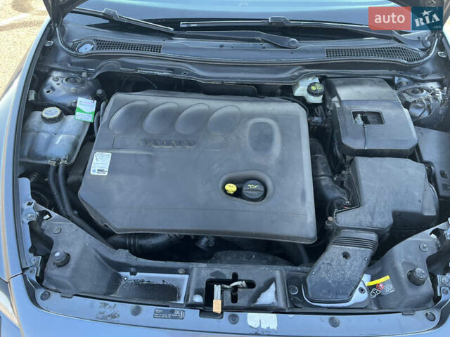 Серый Вольво В50, объемом двигателя 1.98 л и пробегом 205 тыс. км за 6500 $, фото 33 на Automoto.ua