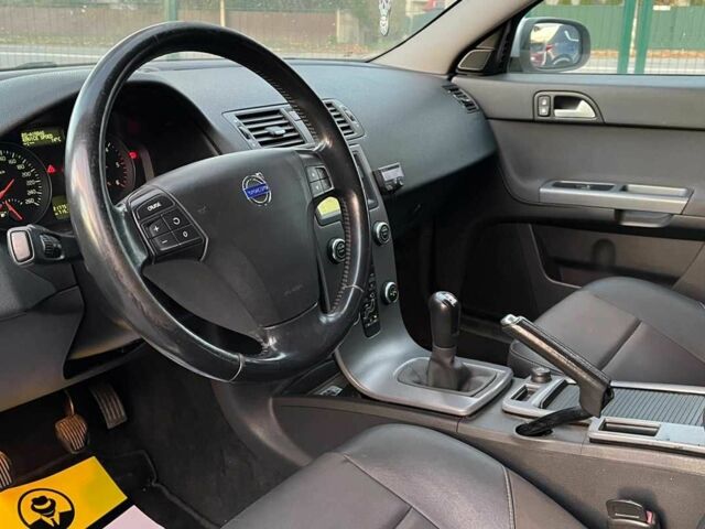 Серый Вольво В50, объемом двигателя 1.6 л и пробегом 217 тыс. км за 6800 $, фото 7 на Automoto.ua