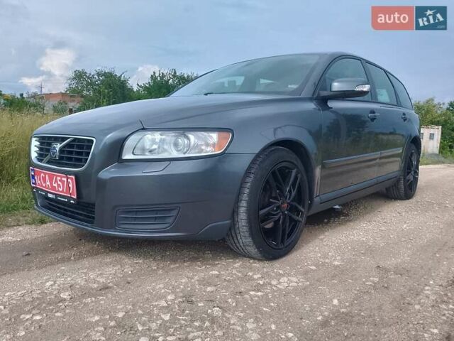 Сірий Вольво V50, об'ємом двигуна 1.6 л та пробігом 245 тис. км за 6500 $, фото 2 на Automoto.ua
