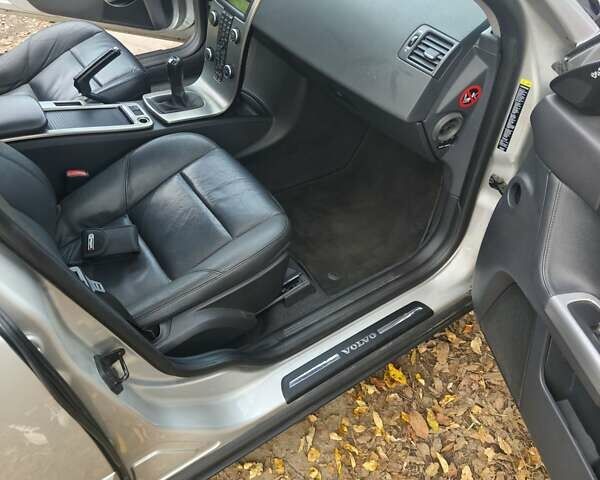 Серый Вольво В50, объемом двигателя 1.56 л и пробегом 280 тыс. км за 5700 $, фото 15 на Automoto.ua