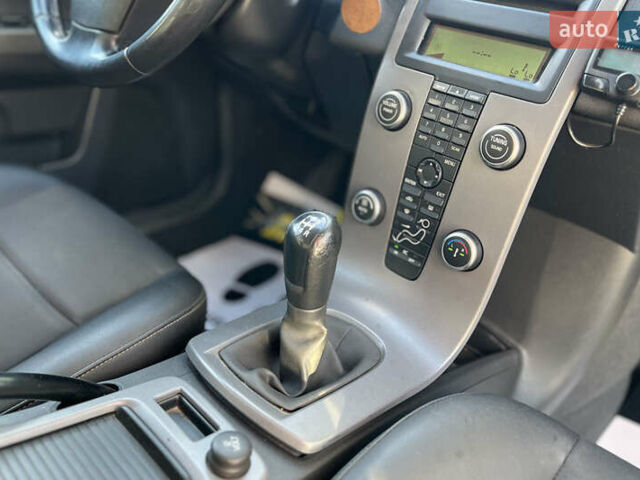 Серый Вольво В50, объемом двигателя 1.56 л и пробегом 217 тыс. км за 7000 $, фото 27 на Automoto.ua