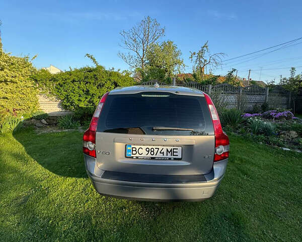 Серый Вольво В50, объемом двигателя 1.6 л и пробегом 276 тыс. км за 5800 $, фото 8 на Automoto.ua