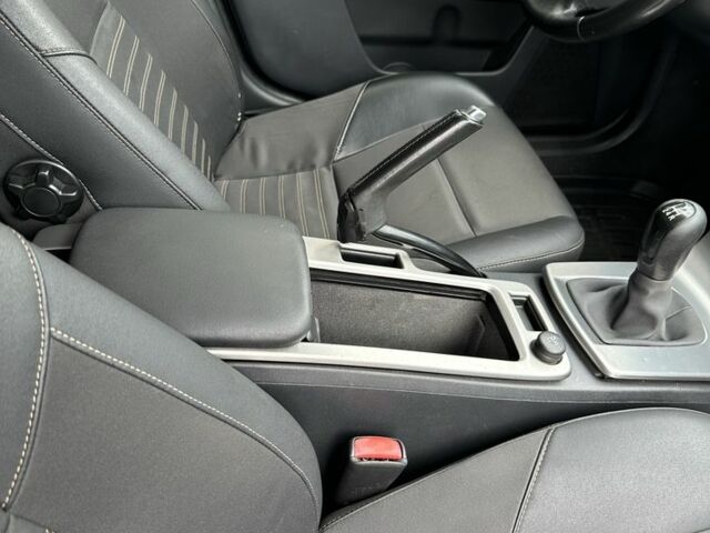 Серый Вольво В50, объемом двигателя 1.6 л и пробегом 270 тыс. км за 6800 $, фото 17 на Automoto.ua