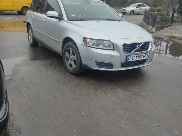 Серый Вольво В50, объемом двигателя 1.6 л и пробегом 280 тыс. км за 8000 $, фото 5 на Automoto.ua