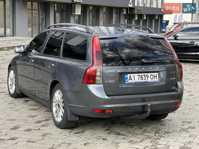 Вольво В50 2008 в Новояворовск на Automoto.ua Серый Вольво В50, объемом двигателя 2 л и пробегом 420 тыс. км за 5600 $, фото 9 на Automoto.ua