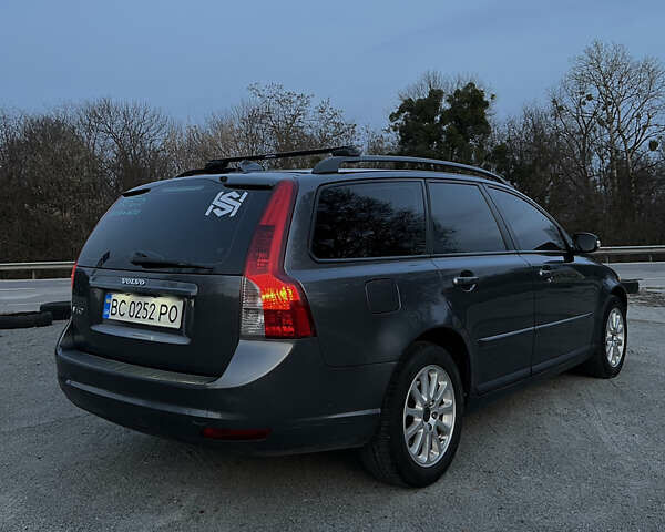 Серый Вольво В50, объемом двигателя 1.6 л и пробегом 284 тыс. км за 5750 $, фото 5 на Automoto.ua