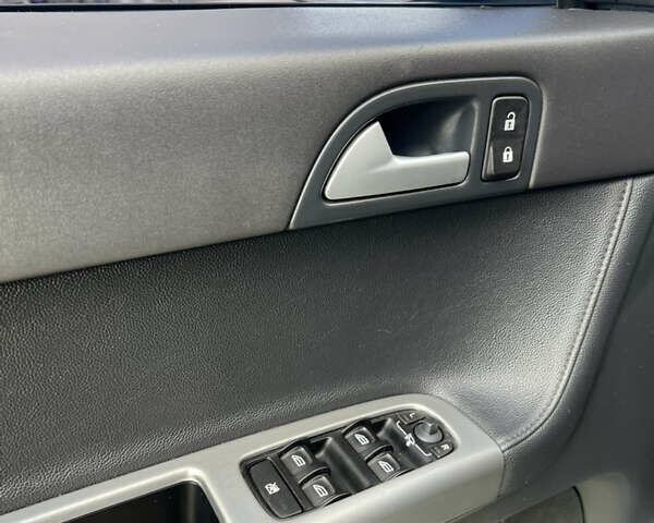 Вольво В50 2008 в Новояворовск на Automoto.ua Серый Вольво В50, объемом двигателя 2 л и пробегом 420 тыс. км за 5600 $, фото 14 на Automoto.ua