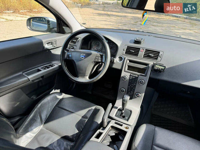 Сірий Вольво V50, об'ємом двигуна 2 л та пробігом 241 тис. км за 7500 $, фото 9 на Automoto.ua