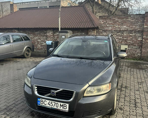 Серый Вольво В50, объемом двигателя 1.6 л и пробегом 321 тыс. км за 4000 $, фото 6 на Automoto.ua