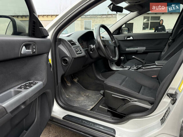 Серый Вольво В50, объемом двигателя 1.6 л и пробегом 230 тыс. км за 5899 $, фото 27 на Automoto.ua