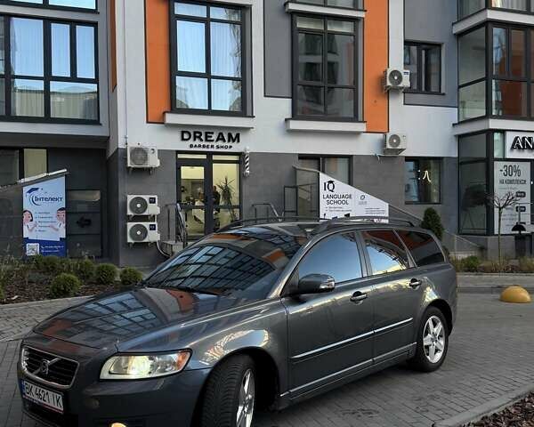 Сірий Вольво V50, об'ємом двигуна 2 л та пробігом 255 тис. км за 7400 $, фото 10 на Automoto.ua