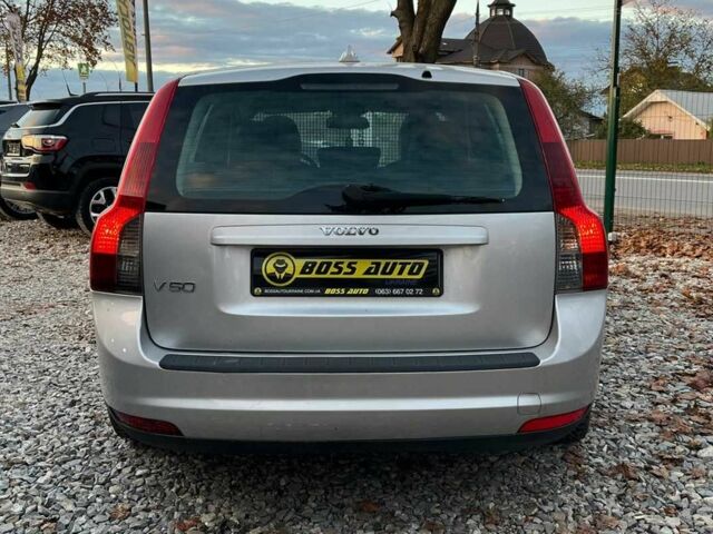 Серый Вольво В50, объемом двигателя 1.6 л и пробегом 217 тыс. км за 6800 $, фото 5 на Automoto.ua