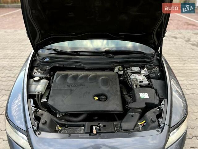 Сірий Вольво V50, об'ємом двигуна 2 л та пробігом 250 тис. км за 8300 $, фото 22 на Automoto.ua
