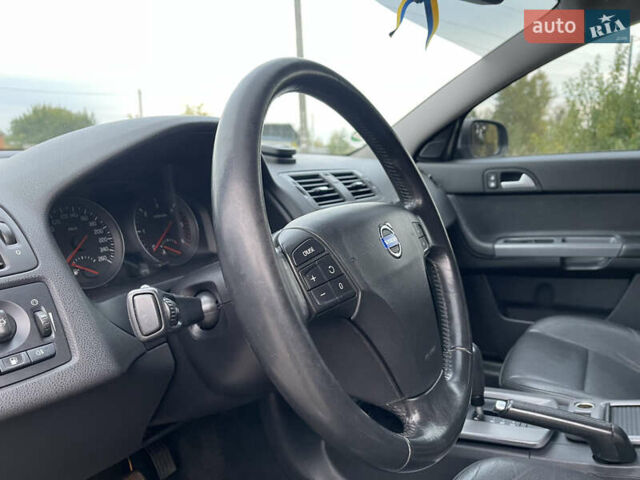 Сірий Вольво V50, об'ємом двигуна 2 л та пробігом 241 тис. км за 7500 $, фото 18 на Automoto.ua
