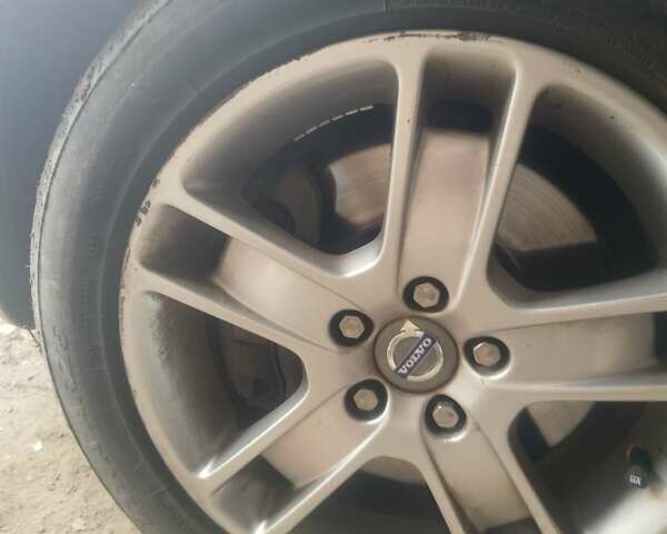 Серый Вольво В50, объемом двигателя 2.4 л и пробегом 277 тыс. км за 7300 $, фото 6 на Automoto.ua