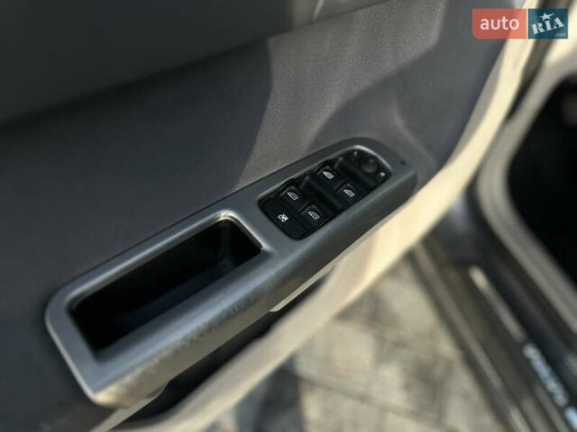 Сірий Вольво V50, об'ємом двигуна 1.6 л та пробігом 232 тис. км за 4800 $, фото 14 на Automoto.ua