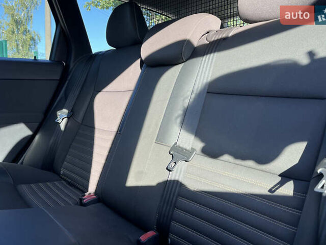 Серый Вольво В50, объемом двигателя 1.56 л и пробегом 217 тыс. км за 7000 $, фото 18 на Automoto.ua