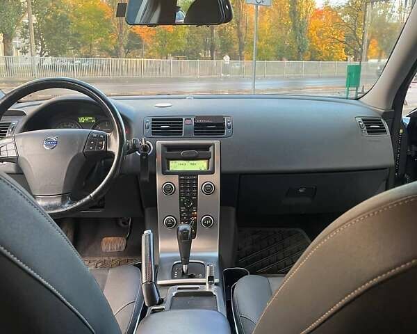 Сірий Вольво V50, об'ємом двигуна 2 л та пробігом 253 тис. км за 7900 $, фото 10 на Automoto.ua