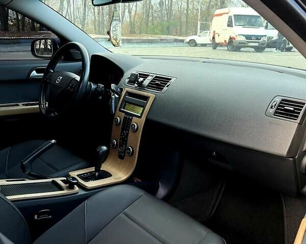 Сірий Вольво V50, об'ємом двигуна 2 л та пробігом 250 тис. км за 8300 $, фото 15 на Automoto.ua