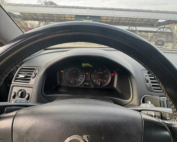 Серый Вольво В50, объемом двигателя 1.6 л и пробегом 321 тыс. км за 4000 $, фото 15 на Automoto.ua