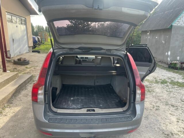 Серый Вольво В50, объемом двигателя 2 л и пробегом 507 тыс. км за 6600 $, фото 7 на Automoto.ua