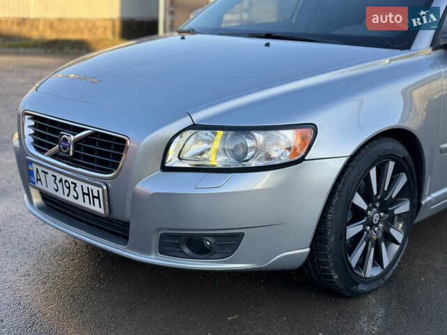 Серый Вольво В50, объемом двигателя 2 л и пробегом 340 тыс. км за 7300 $, фото 8 на Automoto.ua