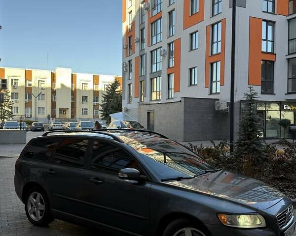 Сірий Вольво V50, об'ємом двигуна 2 л та пробігом 255 тис. км за 7400 $, фото 9 на Automoto.ua