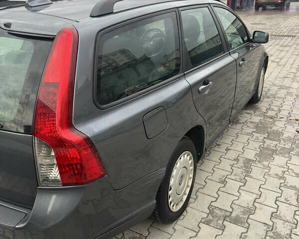 Серый Вольво В50, объемом двигателя 1.6 л и пробегом 323 тыс. км за 4999 $, фото 11 на Automoto.ua