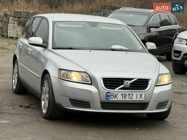 Серый Вольво В50, объемом двигателя 1.6 л и пробегом 230 тыс. км за 5899 $, фото 9 на Automoto.ua