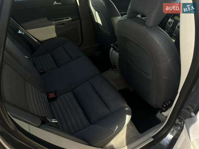 Сірий Вольво V50, об'ємом двигуна 1.6 л та пробігом 232 тис. км за 4800 $, фото 27 на Automoto.ua