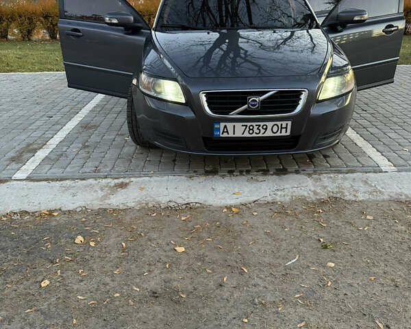 Вольво В50 2008 в Рава-Русская на Automoto.ua Серый Вольво В50, объемом двигателя 2 л и пробегом 418 тыс. км за 5499 $, фото 24 на Automoto.ua