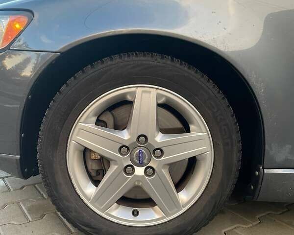 Сірий Вольво V50, об'ємом двигуна 2 л та пробігом 253 тис. км за 7900 $, фото 12 на Automoto.ua