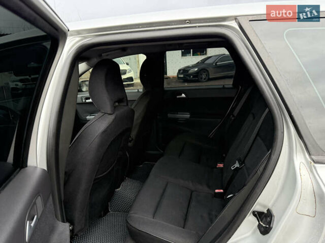 Сірий Вольво V50, об'ємом двигуна 1.6 л та пробігом 230 тис. км за 5999 $, фото 32 на Automoto.ua