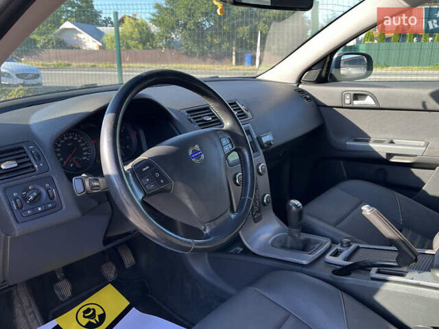 Серый Вольво В50, объемом двигателя 1.56 л и пробегом 217 тыс. км за 7000 $, фото 10 на Automoto.ua