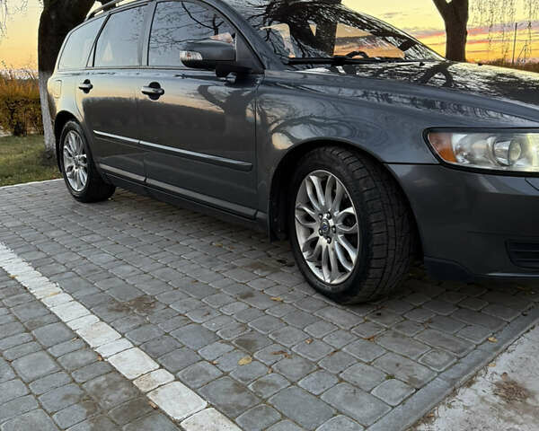 Вольво В50 2008 в Рава-Русская на Automoto.ua Серый Вольво В50, объемом двигателя 2 л и пробегом 418 тыс. км за 5499 $, фото 8 на Automoto.ua