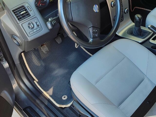 Сірий Вольво V50, об'ємом двигуна 1.6 л та пробігом 223 тис. км за 7200 $, фото 3 на Automoto.ua