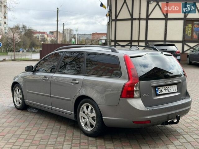 Серый Вольво В50, объемом двигателя 2 л и пробегом 280 тыс. км за 5650 $, фото 17 на Automoto.ua