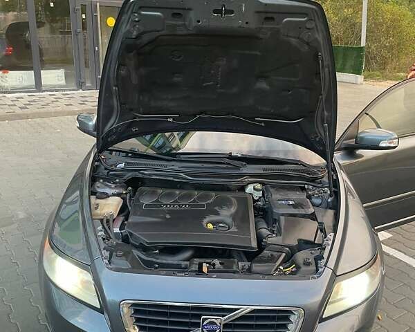 Сірий Вольво V50, об'ємом двигуна 2 л та пробігом 255 тис. км за 7400 $, фото 12 на Automoto.ua