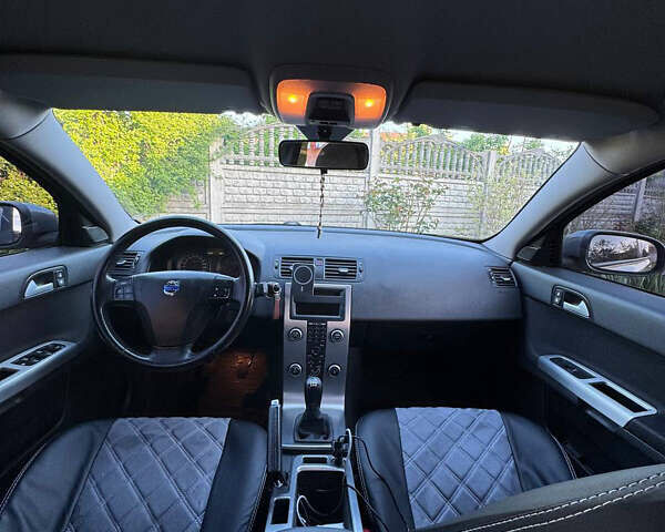 Серый Вольво В50, объемом двигателя 1.6 л и пробегом 276 тыс. км за 5800 $, фото 13 на Automoto.ua