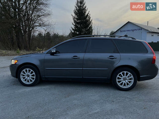 Серый Вольво В50, объемом двигателя 1.6 л и пробегом 284 тыс. км за 5750 $, фото 7 на Automoto.ua